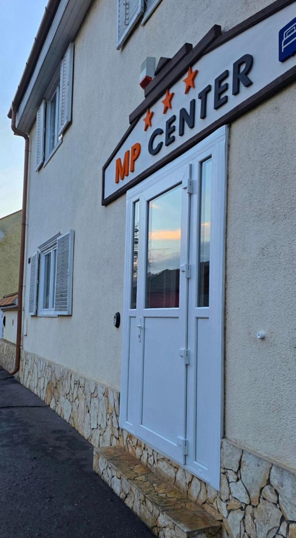Mp Center Maganszallas Miskolc Extérieur photo